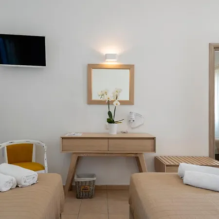 מלון Galinos For Adults Only 3*